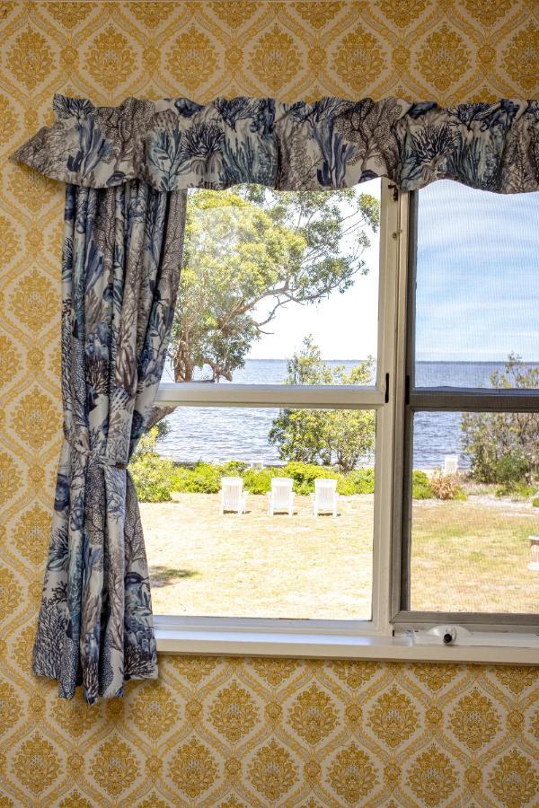 Swan Cove Beachfront Raymond Island Exterior photo